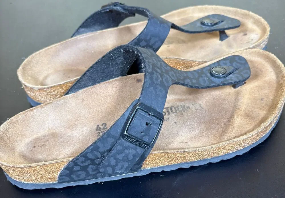 Birkenstock woman’s  Gizeh sandals size 11